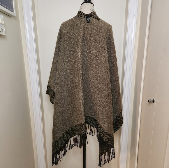 Vintage Reversible Zebra Cape Shawl - Picture 6 of 11